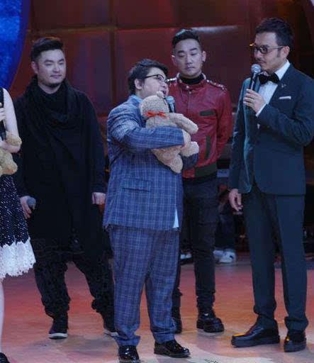 爆料韩红的拳击手视频,揭秘明星私下健身生活 第1张 爆料韩红的拳击手视频,揭秘明星私下健身生活 第1张